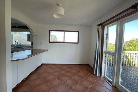 Photo of property in 9 Robert Street, Newlands, Wellington, 6037