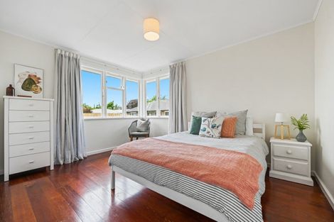 Photo of property in 124 Clarkin Road, Fairfield, Hamilton, 3214