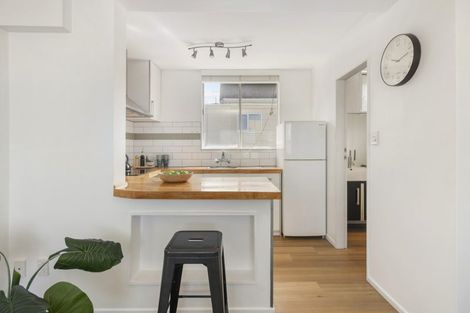 Photo of property in 12/76 Freyberg Street, Lyall Bay, Wellington, 6022