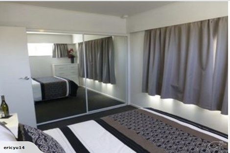 Photo of property in 112 Wharf Road, Te Atatu Peninsula, Auckland, 0610