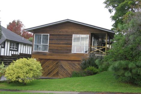 Photo of property in 19 La Perouse Street, Botany Downs, Auckland, 2010
