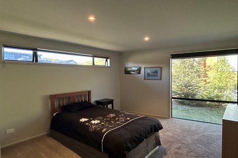 Photo of property in 1 Valley Crescent, Wanaka, 9305