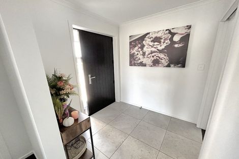 Photo of property in 26 Sardinia Grove, Fitzherbert, Palmerston North, 4410