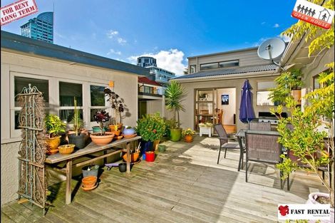 Photo of property in 1/39 Rangitoto Terrace, Milford, Auckland, 0620