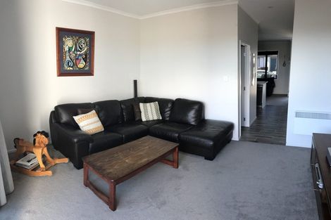 Photo of property in 14 Pukewhero Rise, Westgate, Auckland, 0614