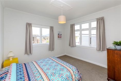 Photo of property in 19a Ropiha Street, Fitzroy, New Plymouth, 4312