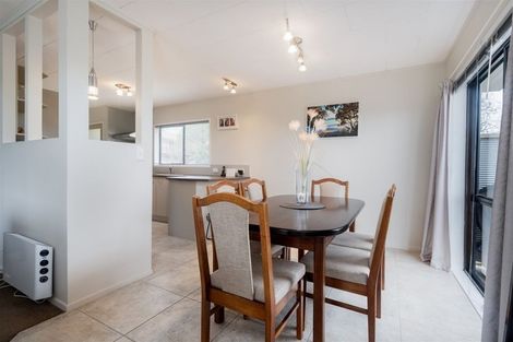 Photo of property in 19 Glenshee Place, Highland Park, Auckland, 2010