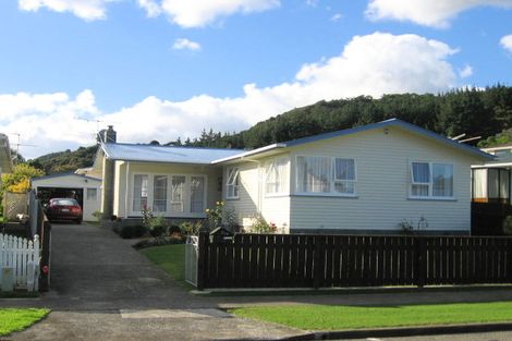 Photo of property in 75 Parkway, Wainuiomata, Lower Hutt, 5014