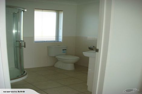 Photo of property in 5b Henry Street, Avondale, Auckland, 1026