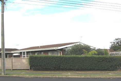 Photo of property in 1/957b Beach Road, Torbay, Auckland, 0630