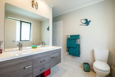 Photo of property in 137 Tuparekura Road, South Head, Helensville, 0874