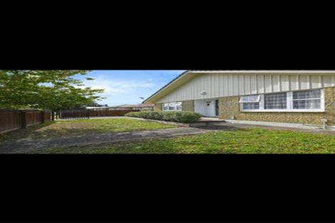 Photo of property in 30 Oregon Drive, Maoribank, Upper Hutt, 5018