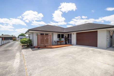 Photo of property in 27 Benner Drive, Ngatea, 3503