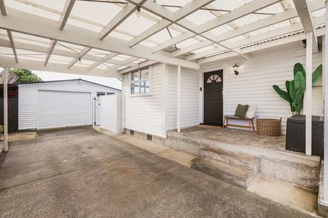 Photo of property in 19 Frickleton Street, Taradale, Napier, 4112