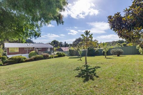 Photo of property in 11 Grassmere Road, Henderson Valley, Auckland, 0612
