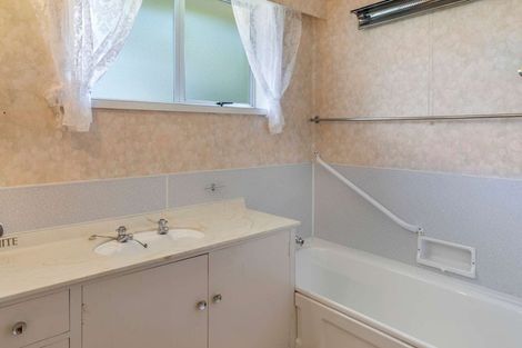 Photo of property in 10 Lewis Street, Gore, 9710