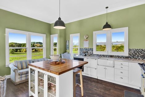 Photo of property in 47 Sandown Road, Te Horo Beach, Otaki, 5581
