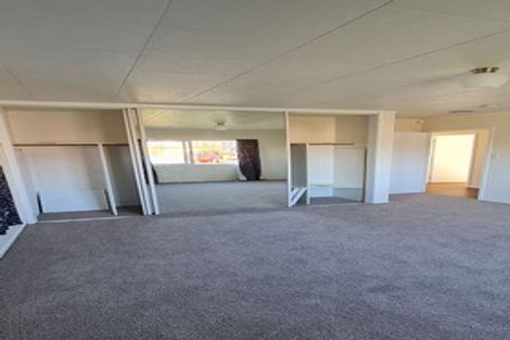 Photo of property in 28 Cabello Place, Unsworth Heights, Auckland, 0632