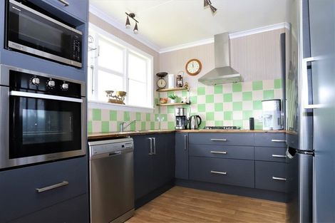 Photo of property in 94 Stanners Street, Eltham, 4322