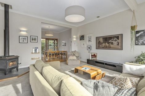 Photo of property in 118 Sutherland Road, Melrose, Wellington, 6023