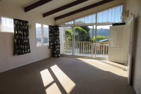 Photo of property in 35 Hillside Drive, Maoribank, Upper Hutt, 5018