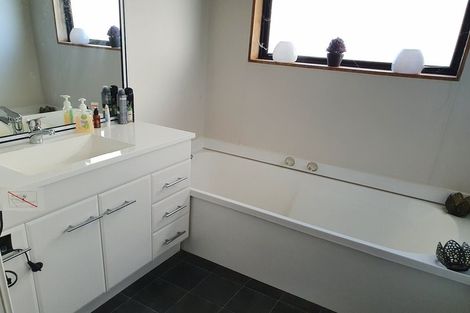 Photo of property in 12 Sutton Road, Drury, 2113