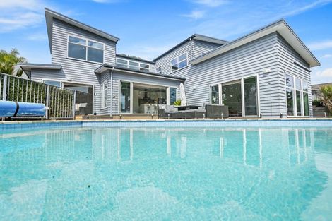 Photo of property in 17a Churchouse Road, Greenhithe, Auckland, 0632