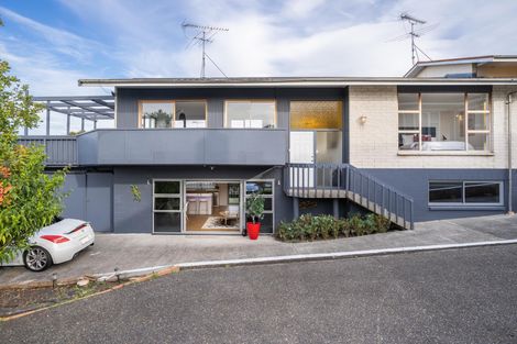 Photo of property in 2/101 Sylvan Avenue, Northcote, Auckland, 0627