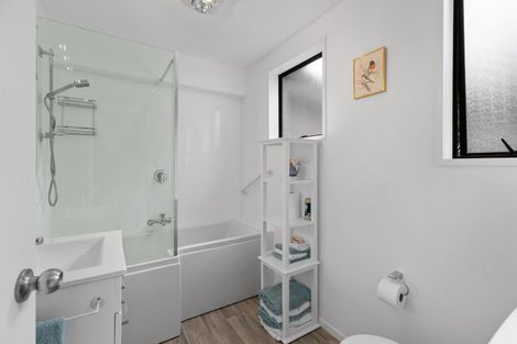 Photo of property in 28 Rubens Place, Burnside, Christchurch, 8053