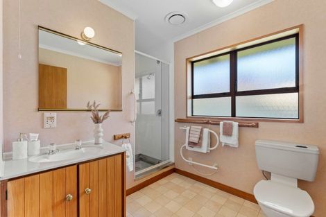 Photo of property in 3 Dresdan Court, Hokowhitu, Palmerston North, 4410