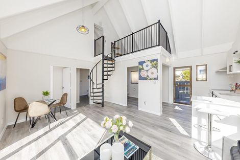 Photo of property in 2/72 Weymouth Road, Manurewa, Auckland, 2102