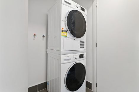 Photo of property in 1/4045f Great North Road, Glen Eden, Auckland, 0602