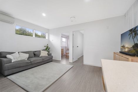 Photo of property in 2/450 Great South Road, Opaheke, Papakura, 2113