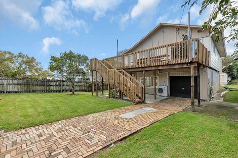 Photo of property in 15 Pyle Road West, One Tree Point, 0118