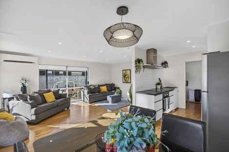 Photo of property in 21 Heaphy Street, Westown, New Plymouth, 4310