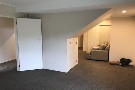 Photo of property in 58 Chivalry Road, Glenfield, Auckland, 0629