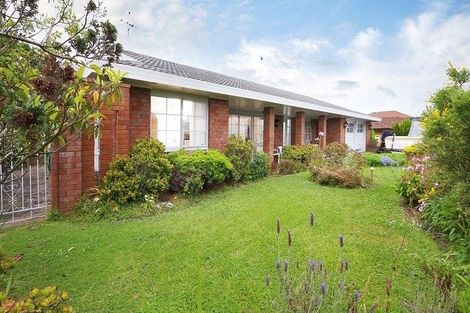 Photo of property in 24 Crescent Hills Court, Northpark, Auckland, 2013