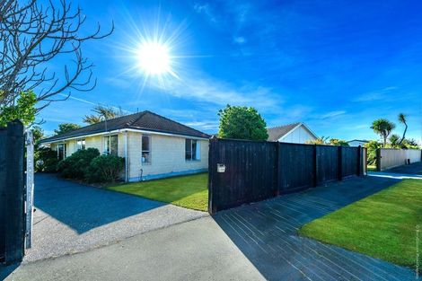 Photo of property in 106 Bridge Street, New Brighton, Christchurch, 8061