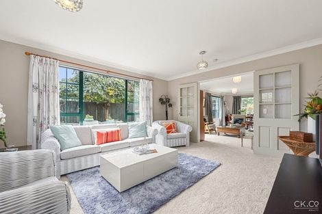 Photo of property in 2/118 Whites Line East, Waiwhetu, Lower Hutt, 5010