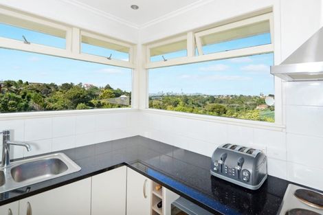 Photo of property in 75 Lake Road, Northcote, Auckland, 0627