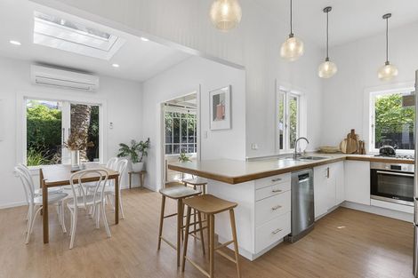 Photo of property in 29 Stafford Road, Northcote Point, Auckland, 0627