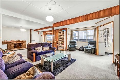 Photo of property in 219 South Road, Hawera, 4610