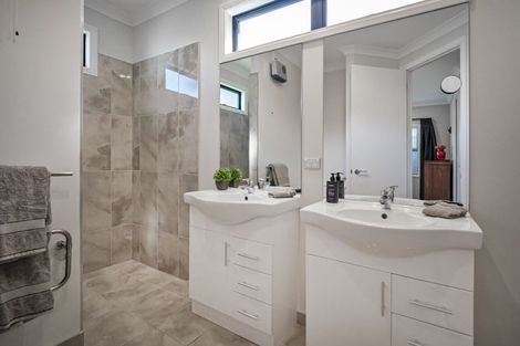 Photo of property in 5 Aoraki Road, Poraiti, Napier, 4112