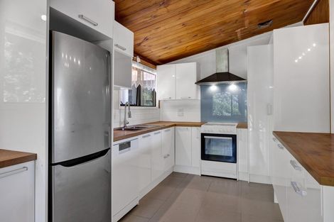 Photo of property in 15 Awanui Street, Merrilands, New Plymouth, 4312