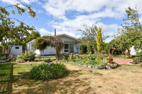 Photo of property in 3 Chisholm Place, Carterton, 5713