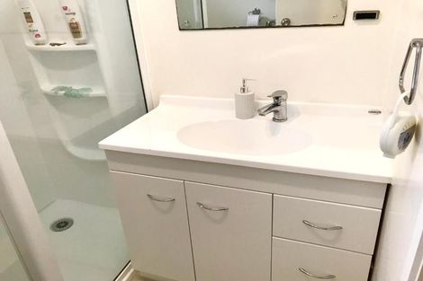 Photo of property in 2/5 Keldale Place, Forrest Hill, Auckland, 0620