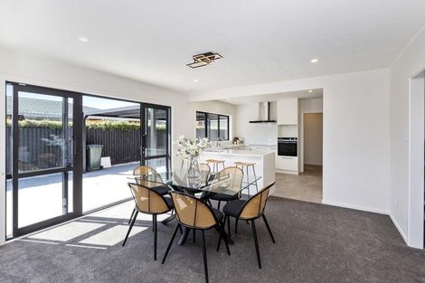 Photo of property in 2 Cutts Road, Russley, Christchurch, 8042