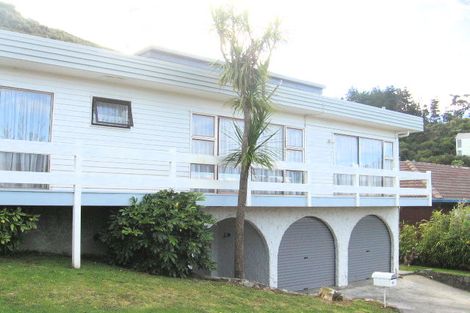 Photo of property in 33 Paddington Grove, Karori, Wellington, 6012