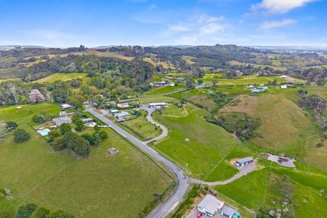 Photo of property in 136 Annett Road, Kumeu, 0891