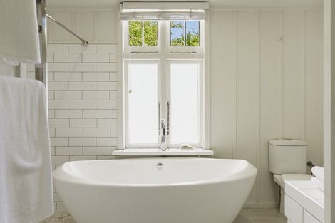 Photo of property in 1 Latham Street, Napier South, Napier, 4110